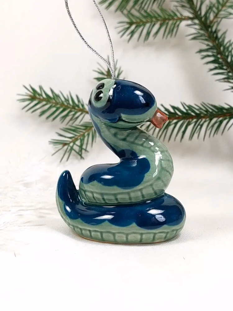 Елочная игрушка Змея. Керамика, фаянс.