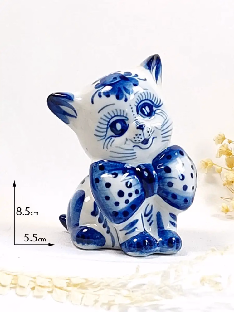 Фигурка фарфоровая Котик. Кот с бантом. Гжель.