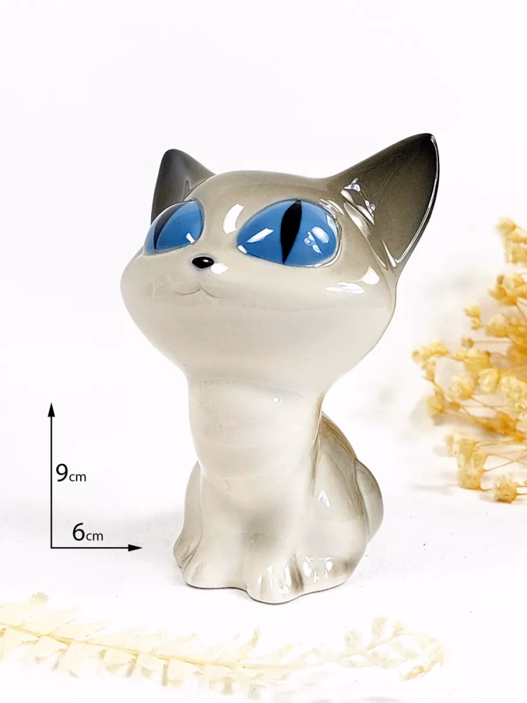 Статуэтка фарфоровая Кот Аниме. Фигурка кошка