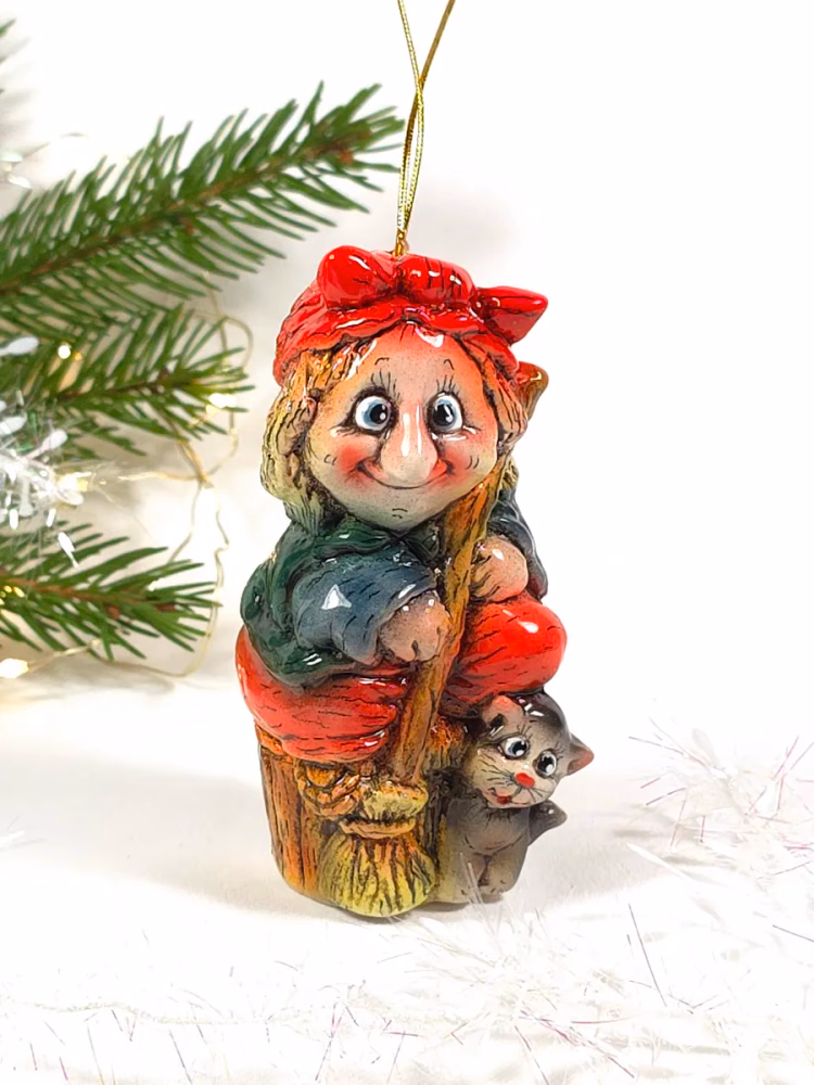Елочная игрушка фарфоровая Баба Яга